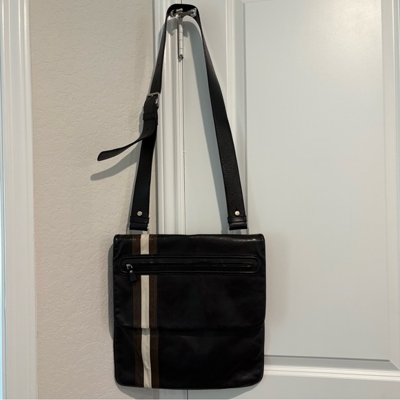 Bally Genuine Leather Black Men's Messenger Bag - Picture 1 of 12